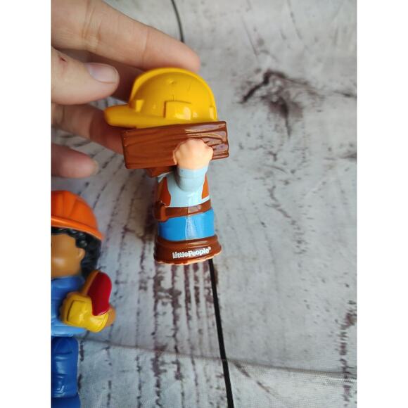 Lot of 2 Mixed Fisher Price Little People Figures Construction Workers - Picture 6 of 9